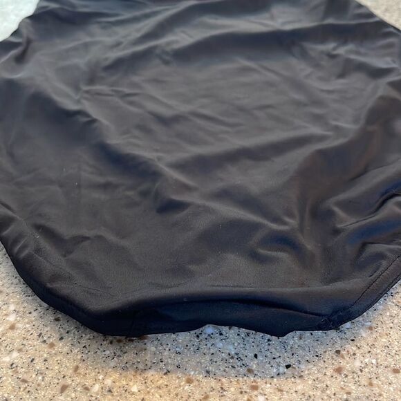 GAP Body One Piece Swimsuit - Picture 4 of 9